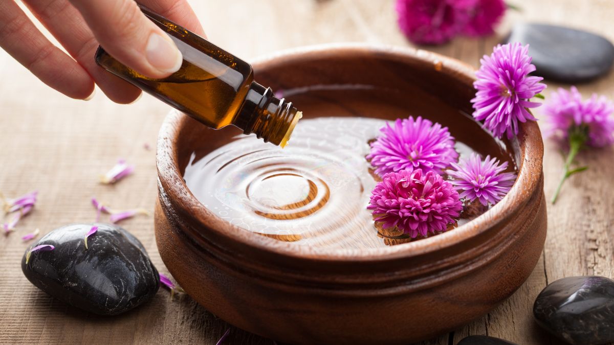 6 Best Essential Oils to Reduce Stress and Anxiety 1 6 Best Essential Oils to Reduce Stress and Anxiety